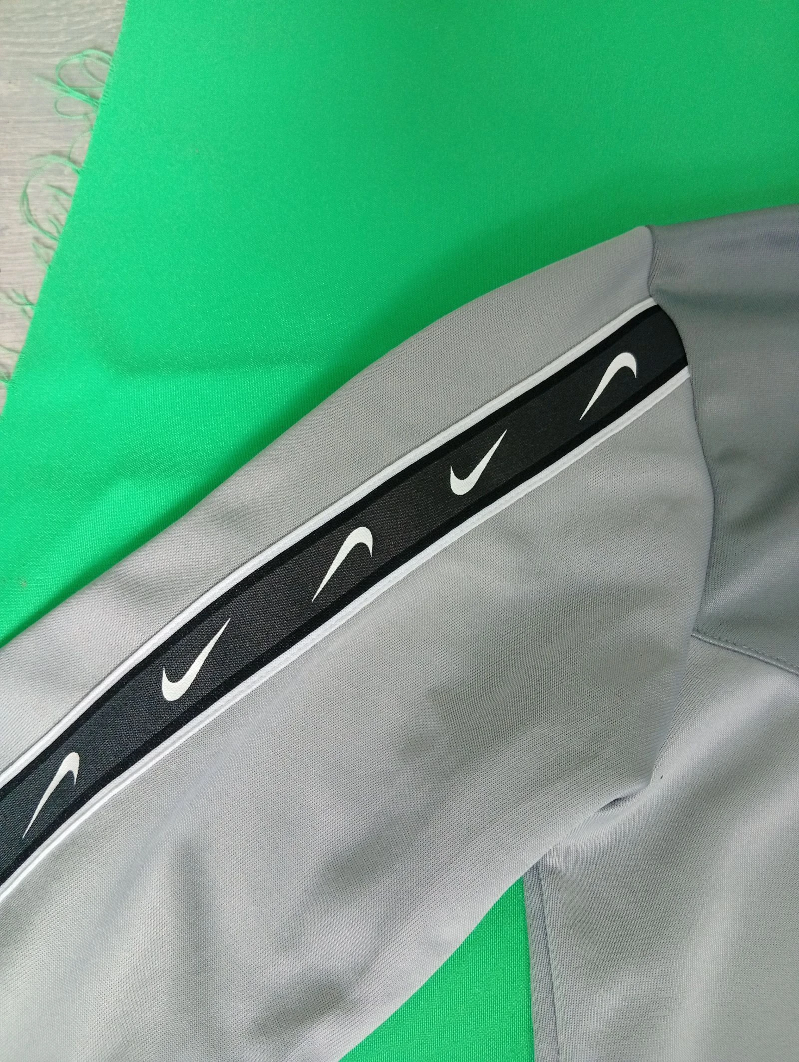 Camisola com capuz e zíper Nike de dois materiais Cinza - Tamanho PP – photo 4